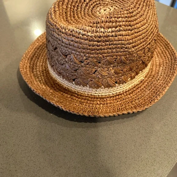 Elegant Tan Woven Hat display picture 2
